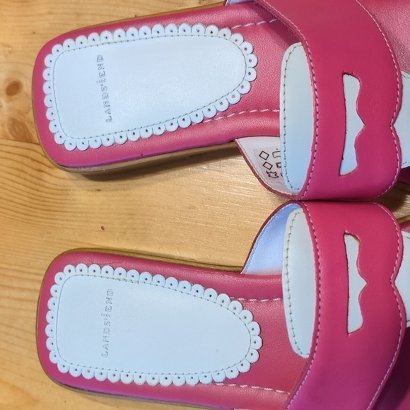 Step into Summer with Lands End Sandals - Perfect for the Beach -all day & night - Picture 5 of 8